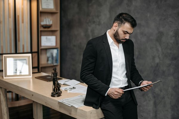 Erreurs à Éviter dans un Mail Pro : Clés de Réussite 📩